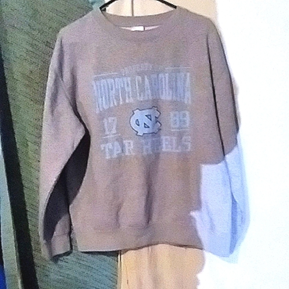 Russell Carolina Tar heels sweatshirt Lg